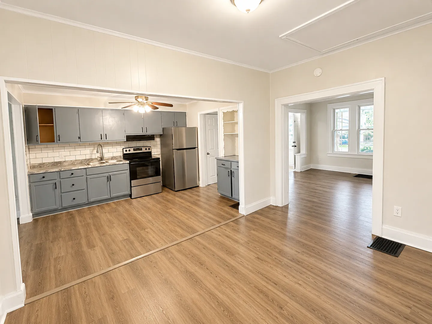 Spacious Renovated 4BR Home with Modern Updates! Move-In Ready!! — Photo 4