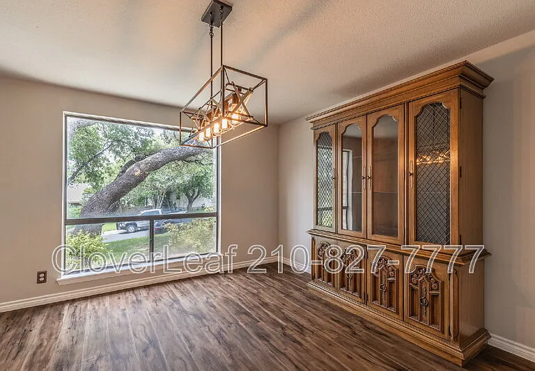 2907 Burnt Oak St — Photo 9