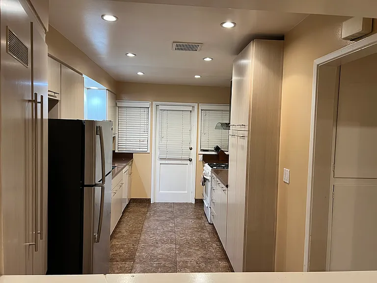 13830 Burbank Blvd #A — Photo 13