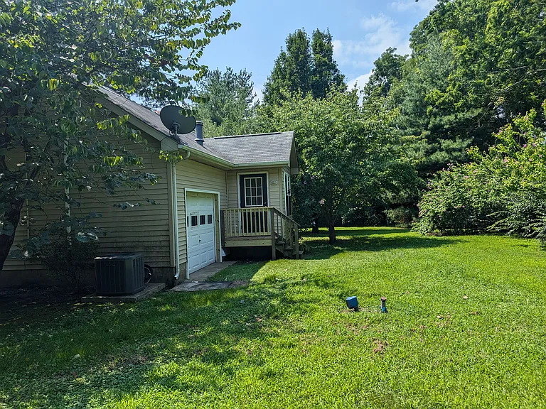 7430 Bayside Rd — Photo 4