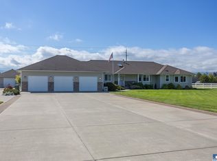 51 Macbeth Pl, Sequim, WA 98382