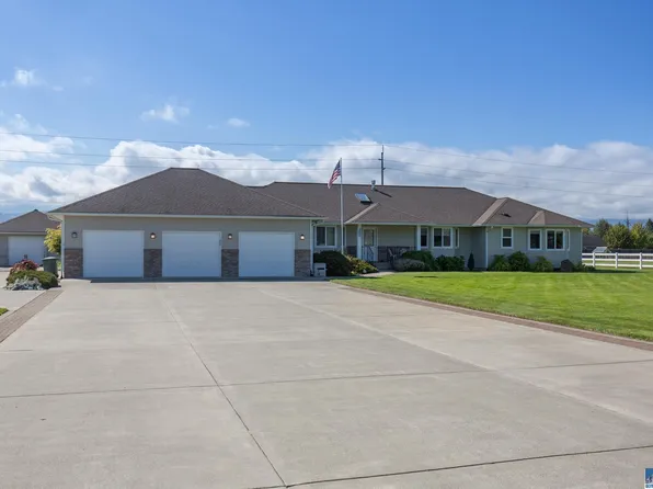 51 Macbeth Pl, Sequim, WA 98382