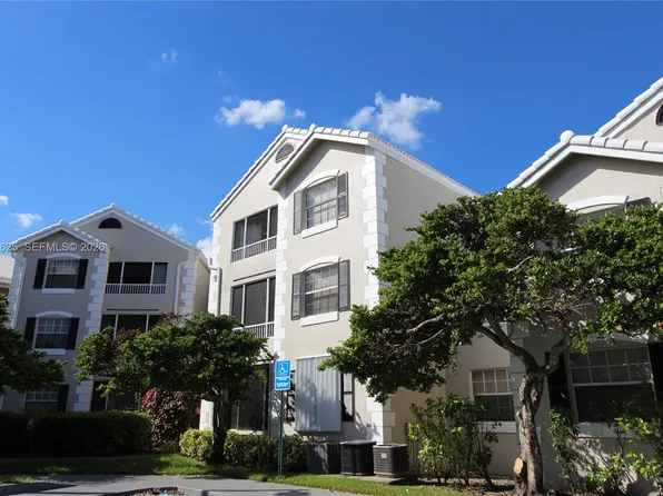 2881 N Oakland Forest Dr, Fort Lauderdale, FL