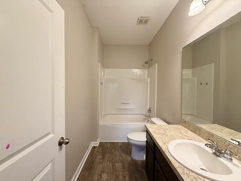 1136 Roberta Rd — Photo 13