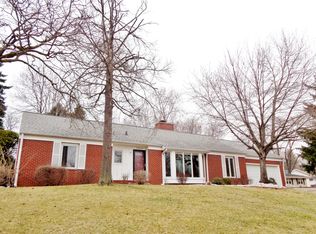 3905 N Brookside Dr, Peoria, IL 61615