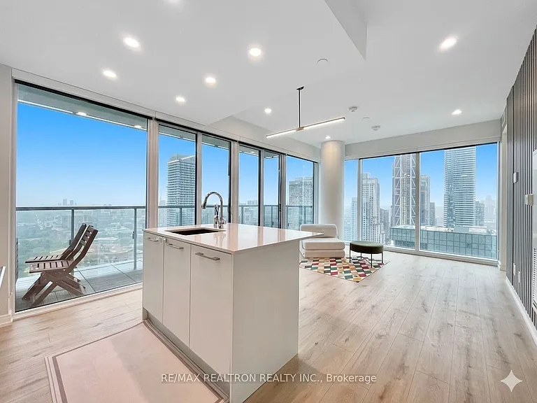 3 Gloucester St #4601 — Photo 4
