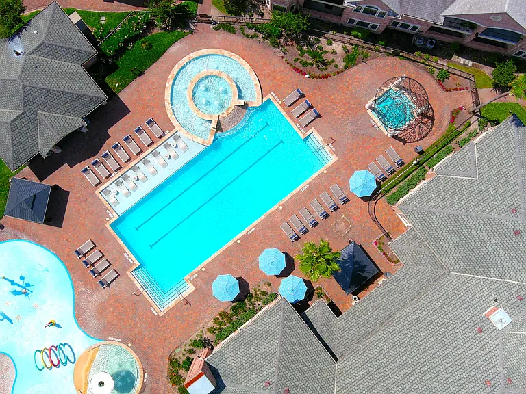 San Brisas Apartments pool