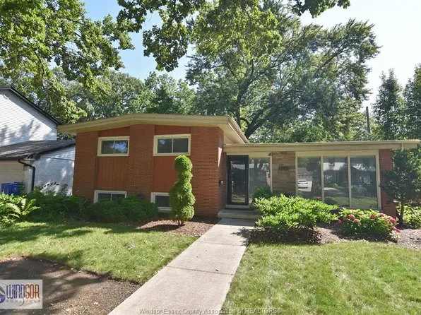 3490 Saint Patricks Dr, Windsor, ON N9E 3H4