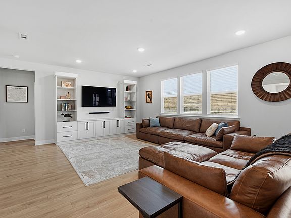4th image of 124 Emeline Way