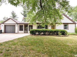 212 Lawndale Ct, Metamora, IL 61548