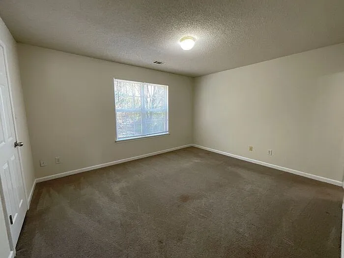 1608 Hallmark Hills Dr — Photo 11