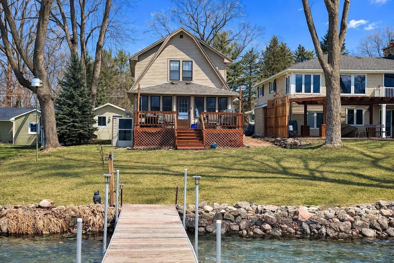 4827 Riverside ROAD photo 1
