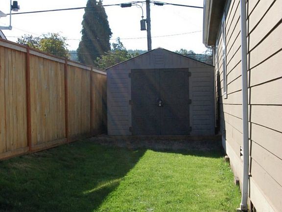 2nd image of 25724 Lawson St