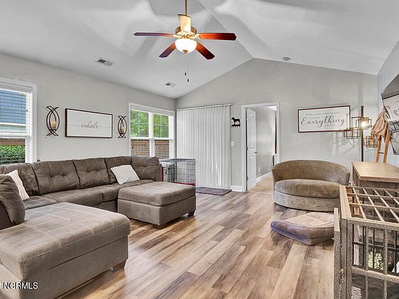4th image of 2045 Willow Creek Lane