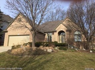1809 Cloverdale Dr, Rochester, MI 48307