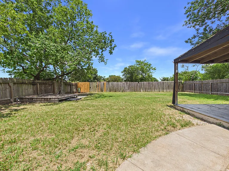 9918 Peachridge Dr — Photo 19