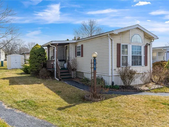76 Juniper Ct E, Bath, PA 18014