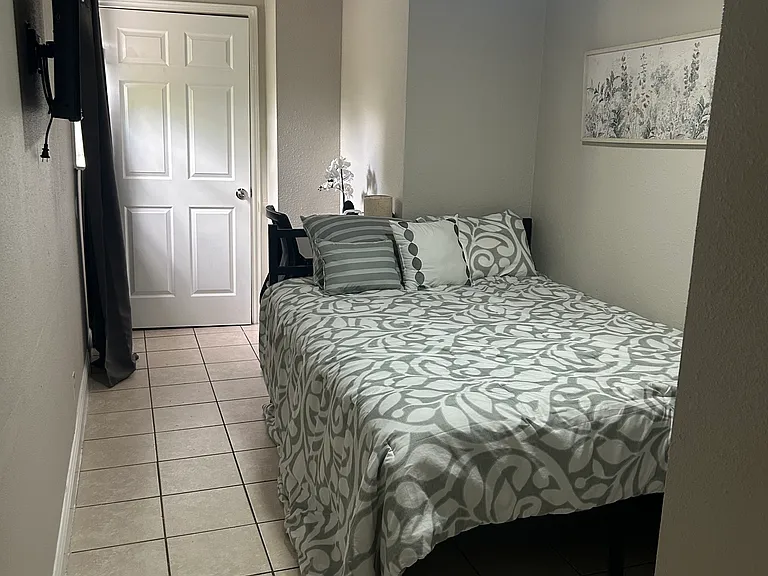 523 Cresline St — Photo 18