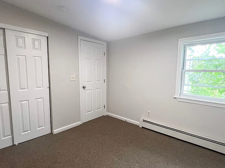 295 Franklin Ave — Photo 10