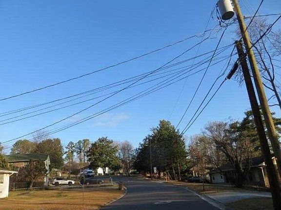 Exterior Neighborhood (street photo)