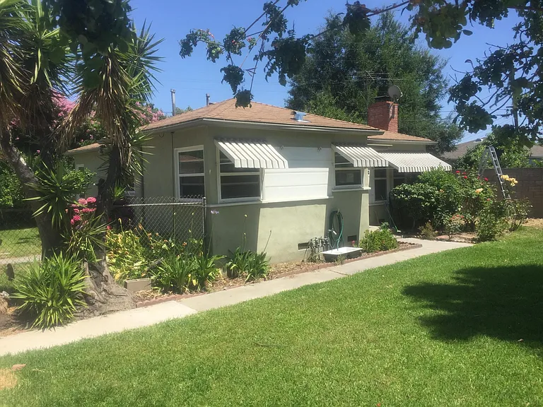 1212 S Mayflower Ave — Photo 1