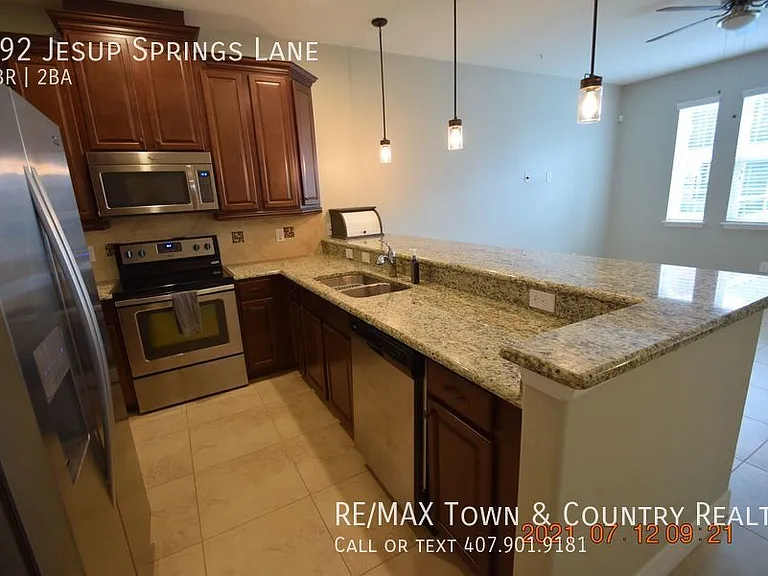 592 Jesup Springs Ln — Photo 4
