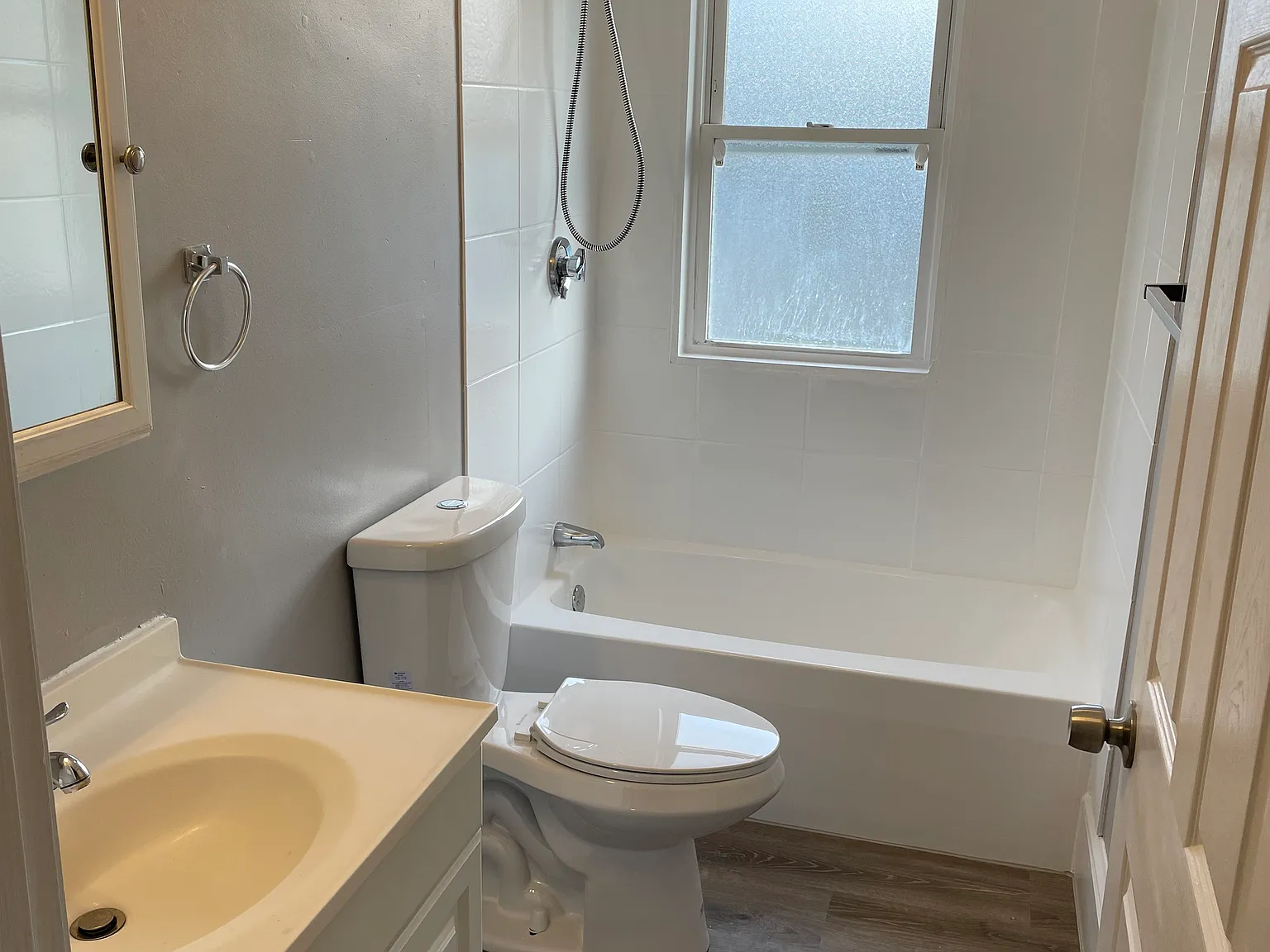 3 bed, 1050 sqft, $2,200 — Photo 3