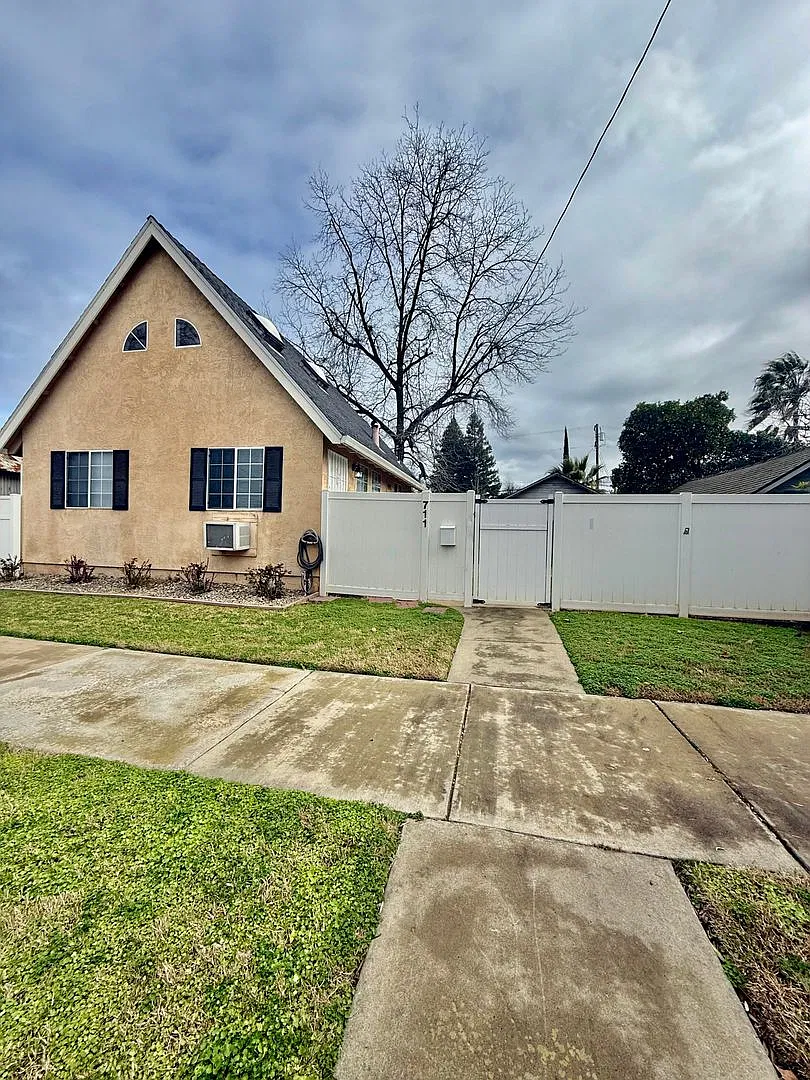 Charming small house — Photo 2