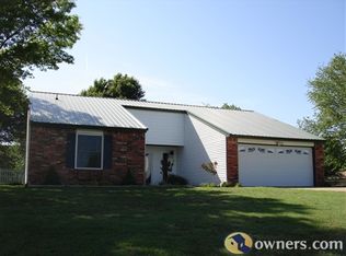 1422 Valley Rd, Lahoma, OK 73754