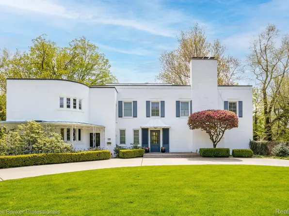 25 Fisher Rd, Grosse Pointe, MI 48230