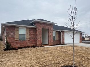 213 Collie Ave, Lowell, AR 72745