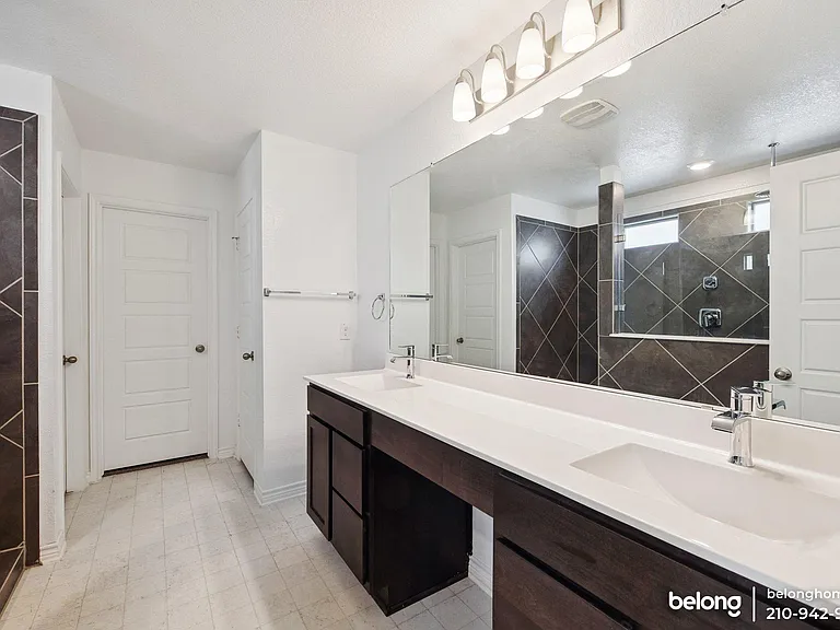 4806 Ocean Wave — Photo 13