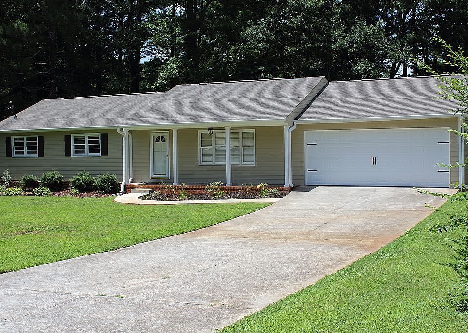 1st image of 590 Donna Dr SW