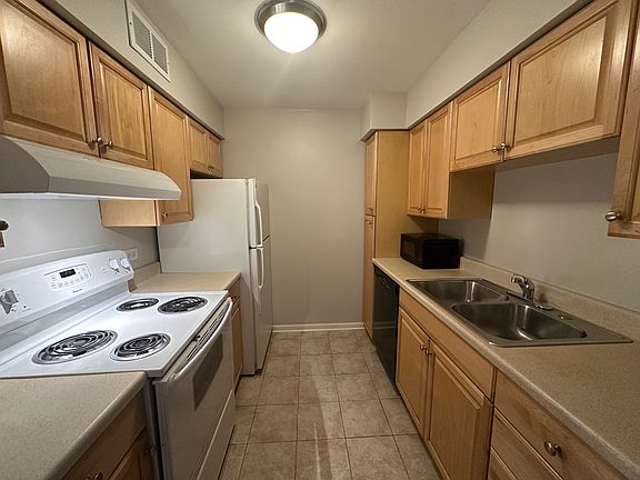 4th image of 6104 Knoll Valley Dr APT 204