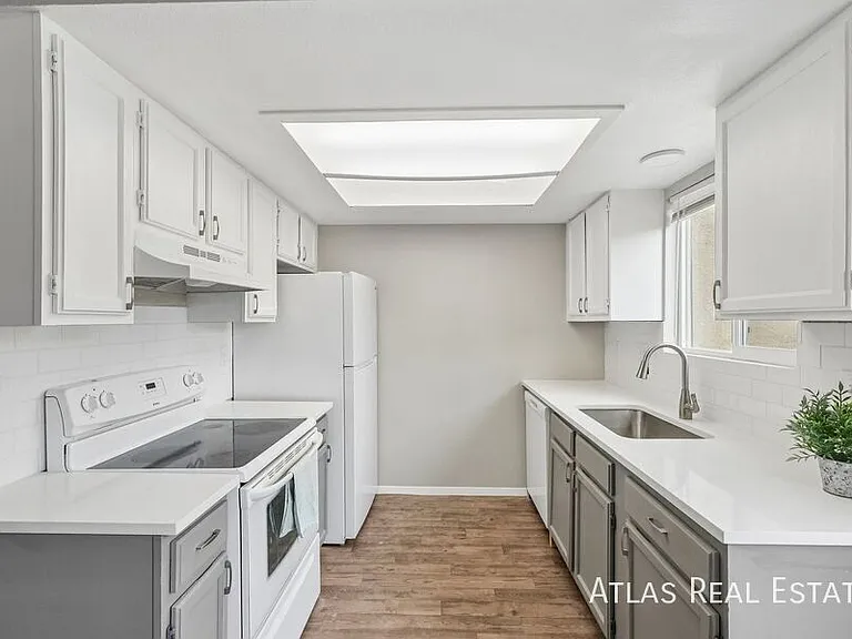3027 Starlight Cir — Photo 13