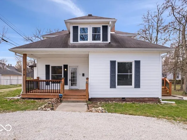 219 High St, Hope, IN 47246