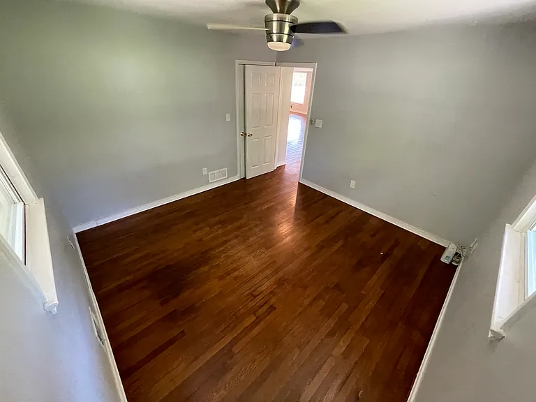 869 Jefferson Ave — Photo 10