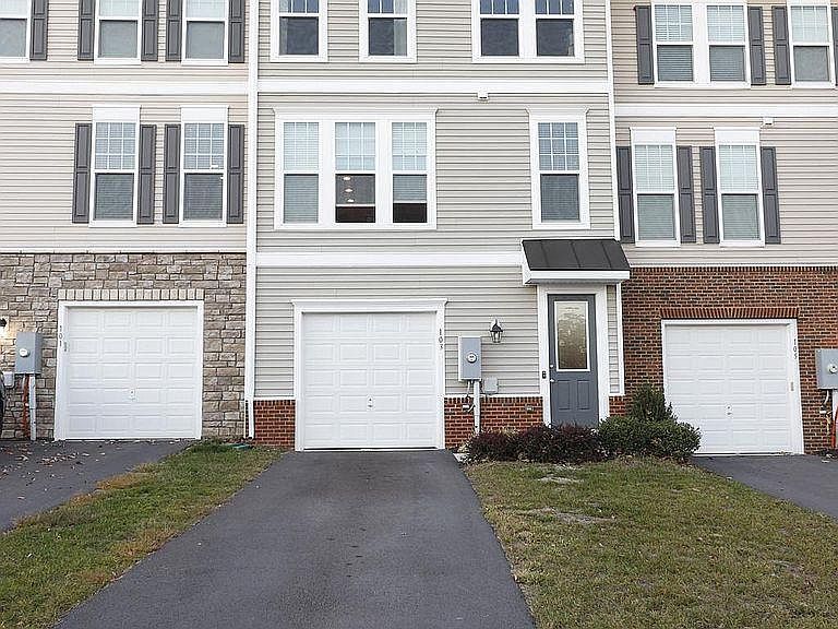 1st image of 103 Biscane Ct