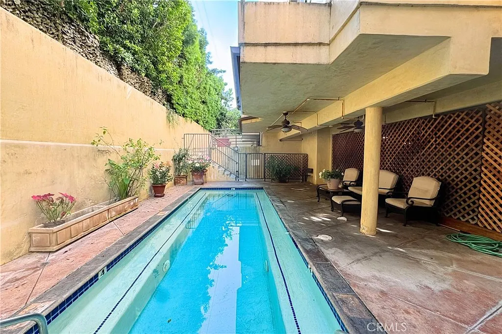 2 bed, 950 sqft, $3,200 — Photo 4