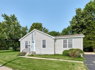 3763 Wright Ave, Saint Ann, MO 63074