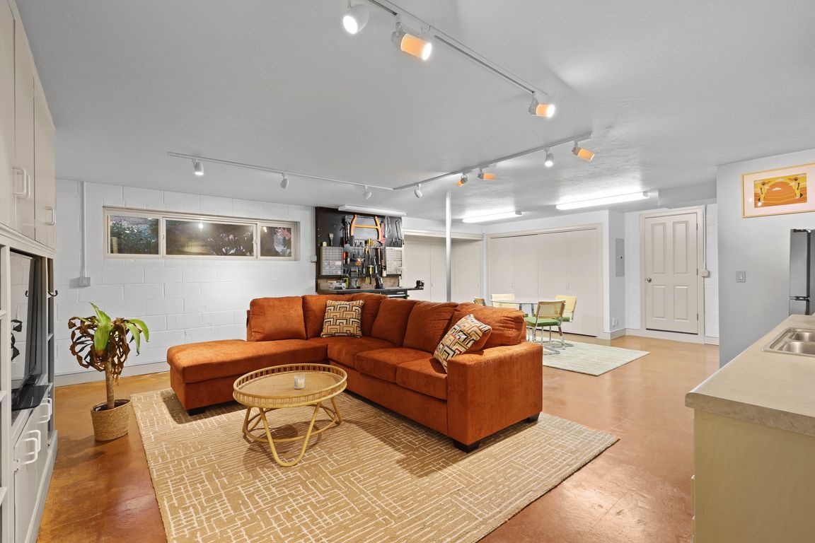 next background image