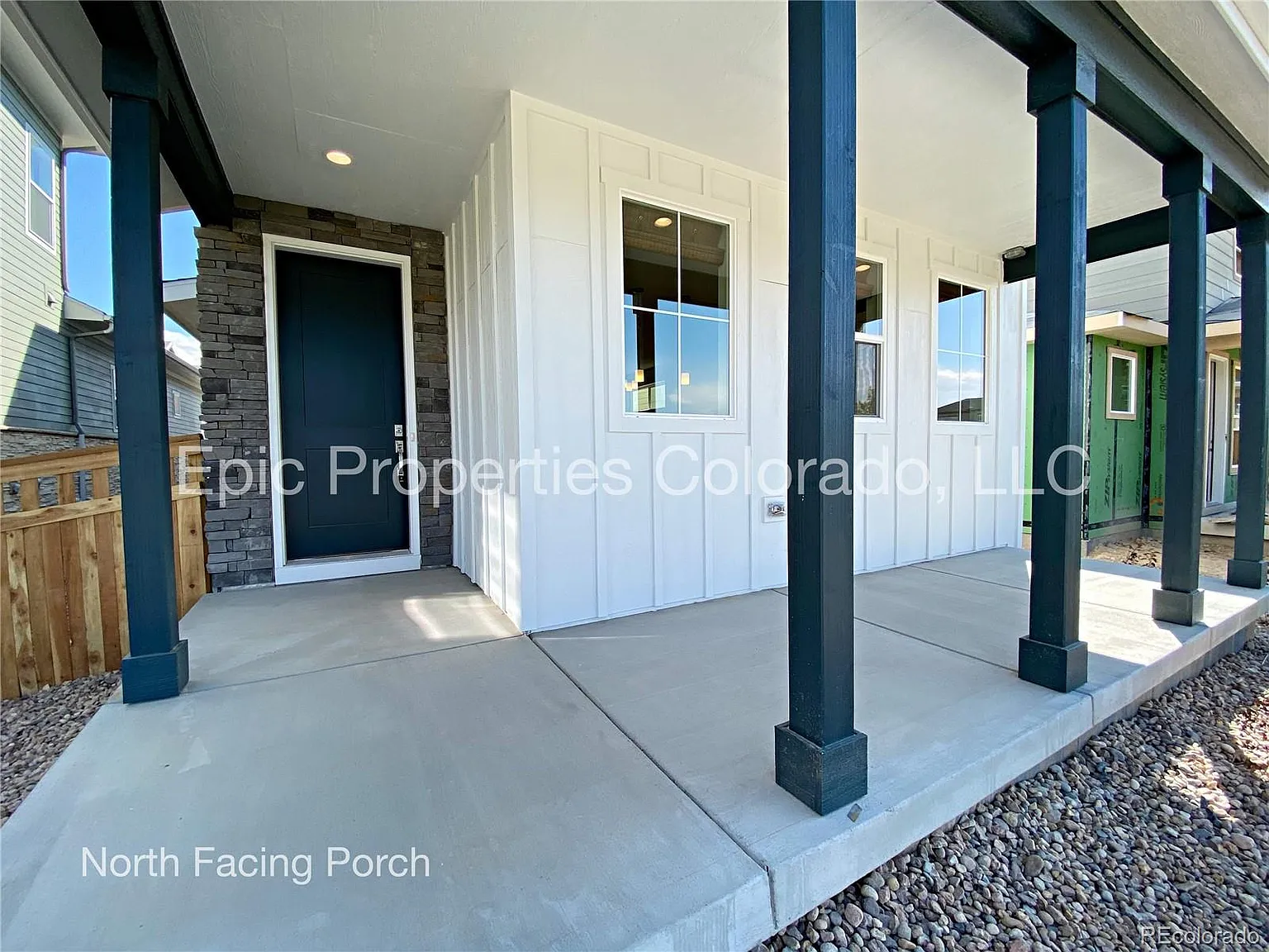 3 bed, 3.0 bath, 2422 sqft, $3,300 — Photo 2