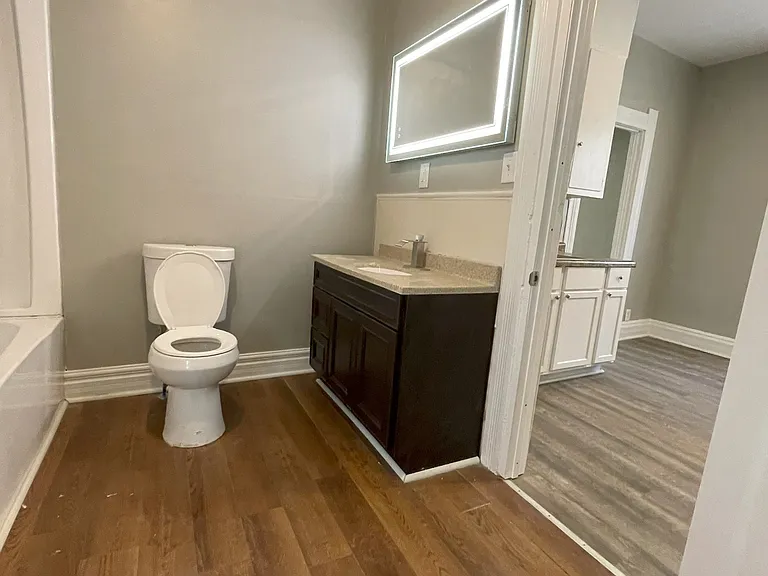847 Clark St — Photo 6