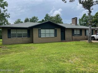 11584 Pine Dr, Gulfport, MS 39503