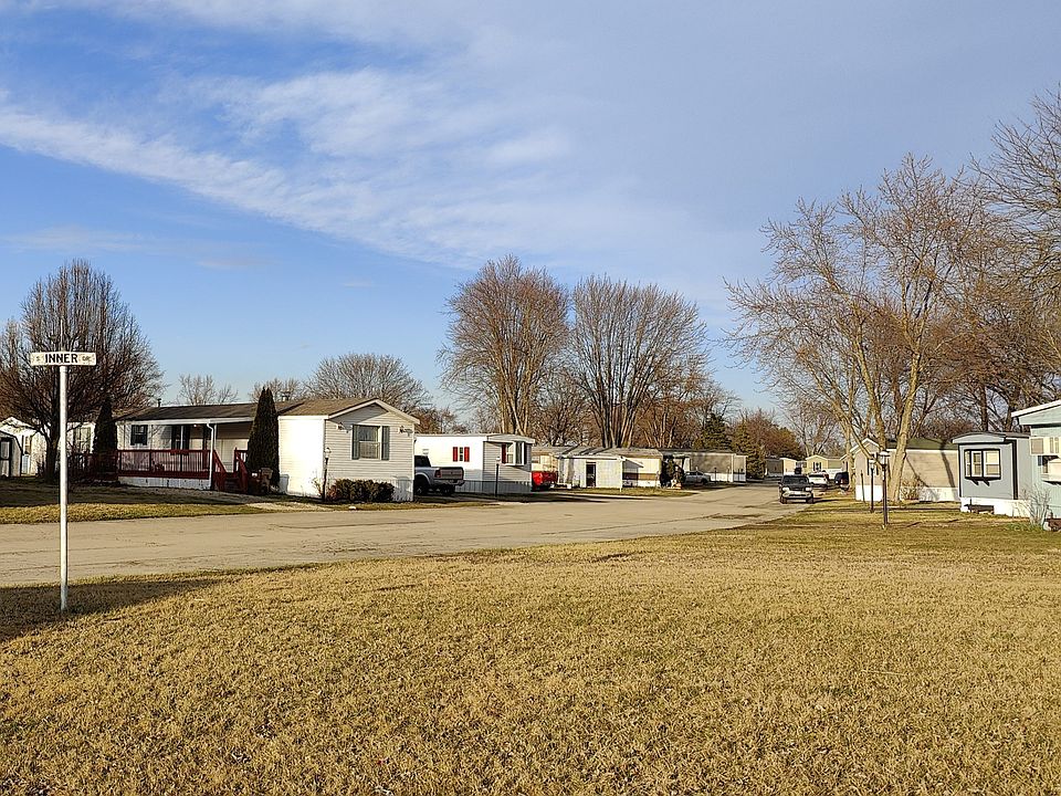 Suburbans Mobile Home Community By Clear View Communities In Plain City