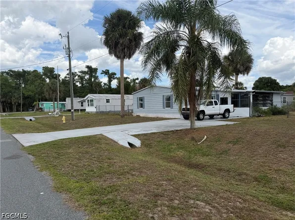 7633 Grady Dr, North Fort Myers, FL 33917