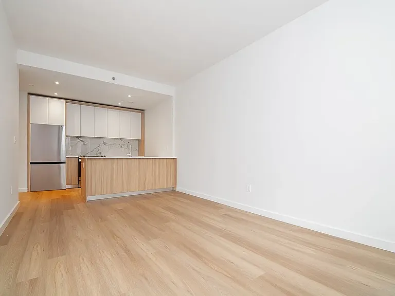71-82 Parsons Blvd #501 — Photo 5