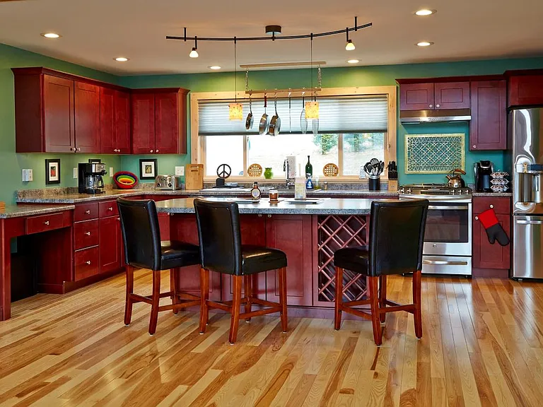 Another view of the fabulous kitchen
