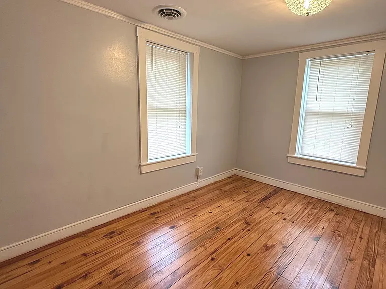 10860 Winchester Ave — Photo 24