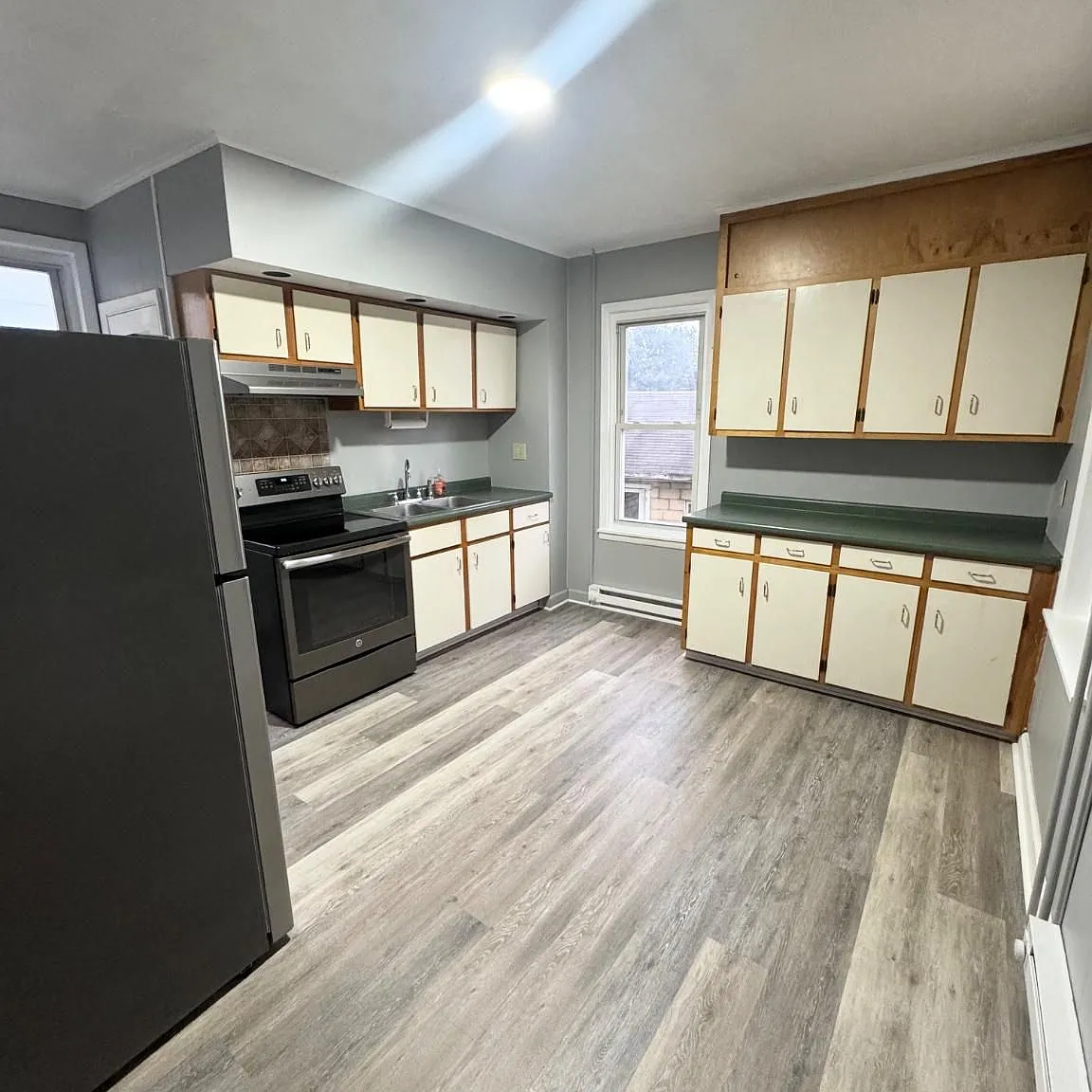 2 bed, 1.0 bath, 1200 sqft, $1,200 — Photo 3